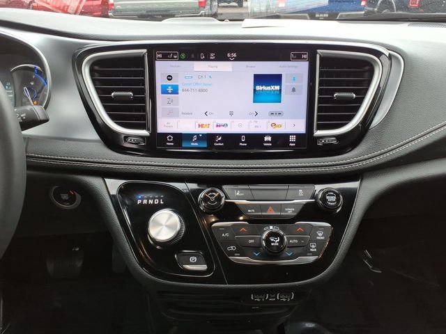 Used 2022 Chrysler Pacifica Touring-L w/ S Appearance Package image 18