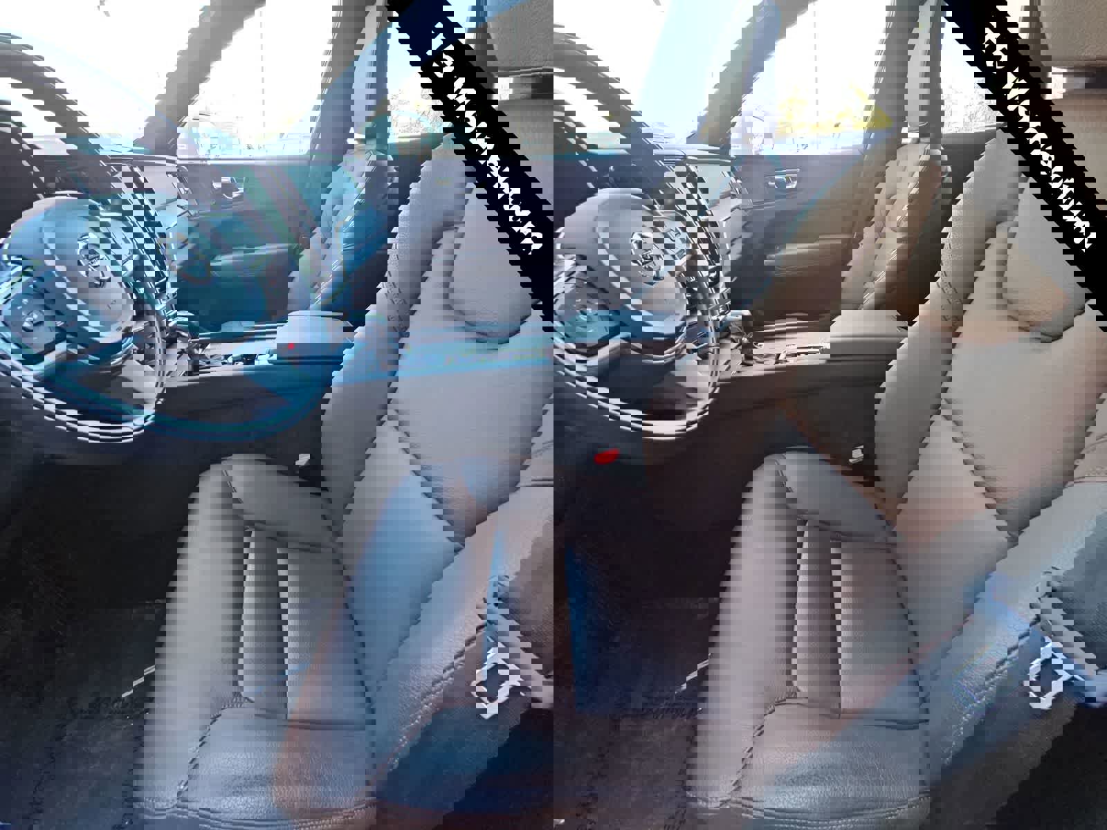 Used 2021 Volvo XC60 T5 Momentum w/ Advanced Package image 15