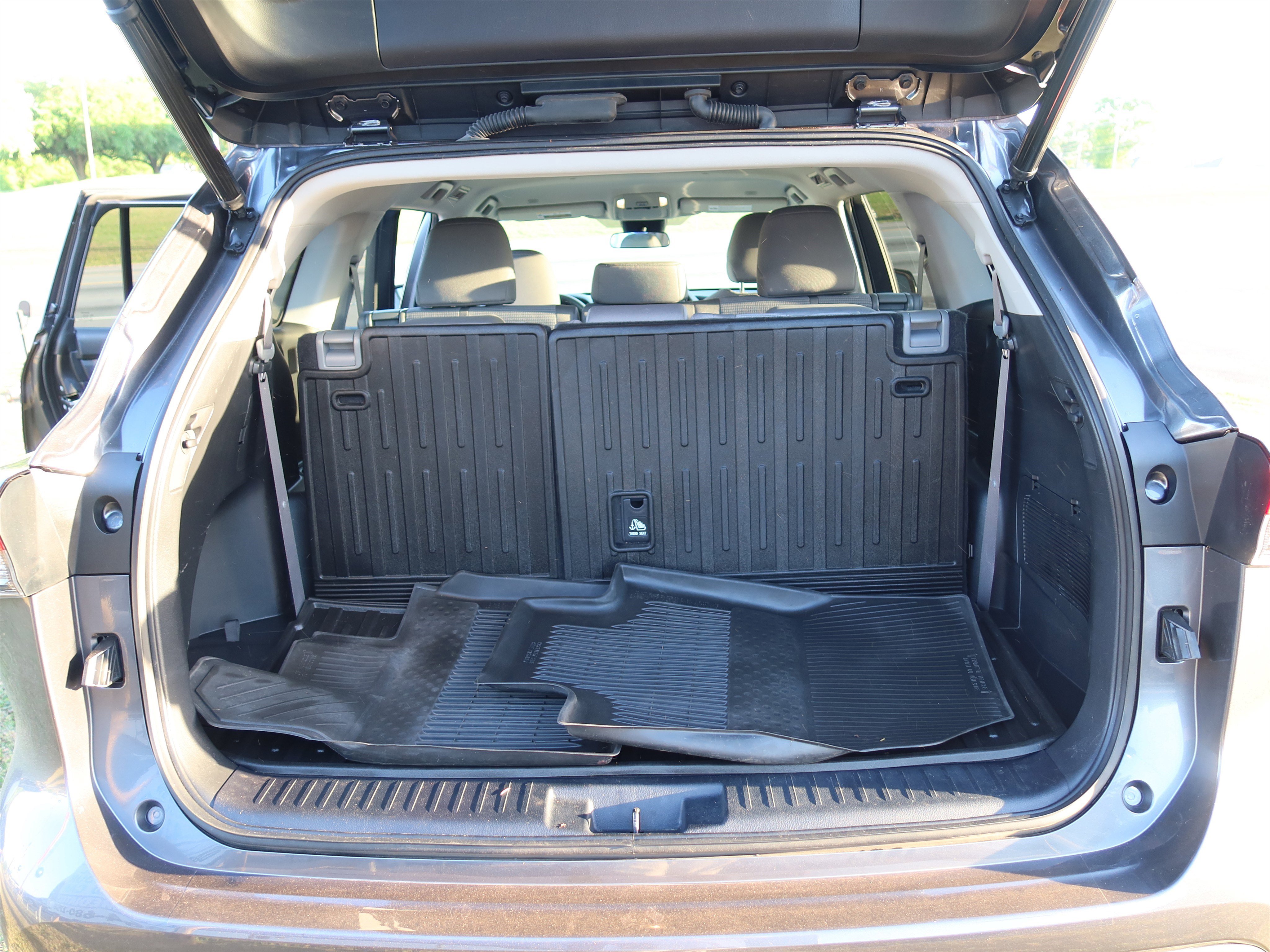 Used 2023 Toyota Highlander LE image 6