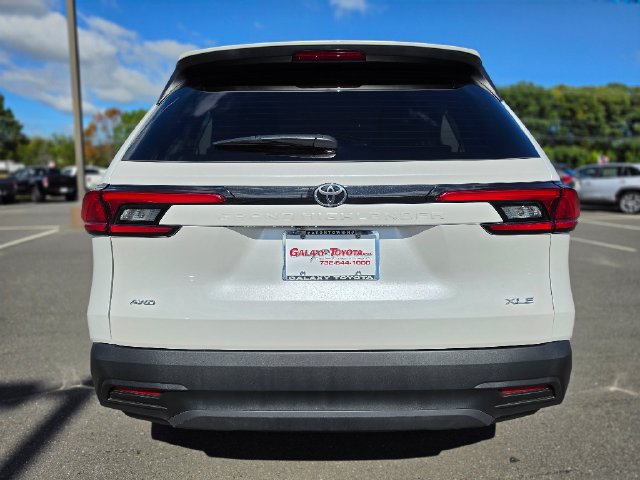 Used 2024 Toyota Grand Highlander AWD image 6