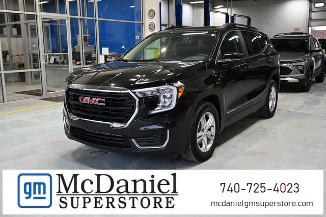 Used 2024 GMC Terrain SLE w/ Driver Convenience Package image 1