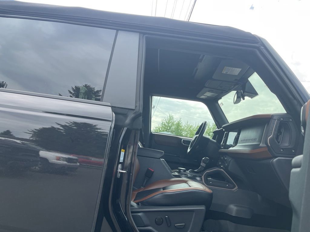 Used 2024 Ford Bronco Outer Banks AWD/4WD image 9