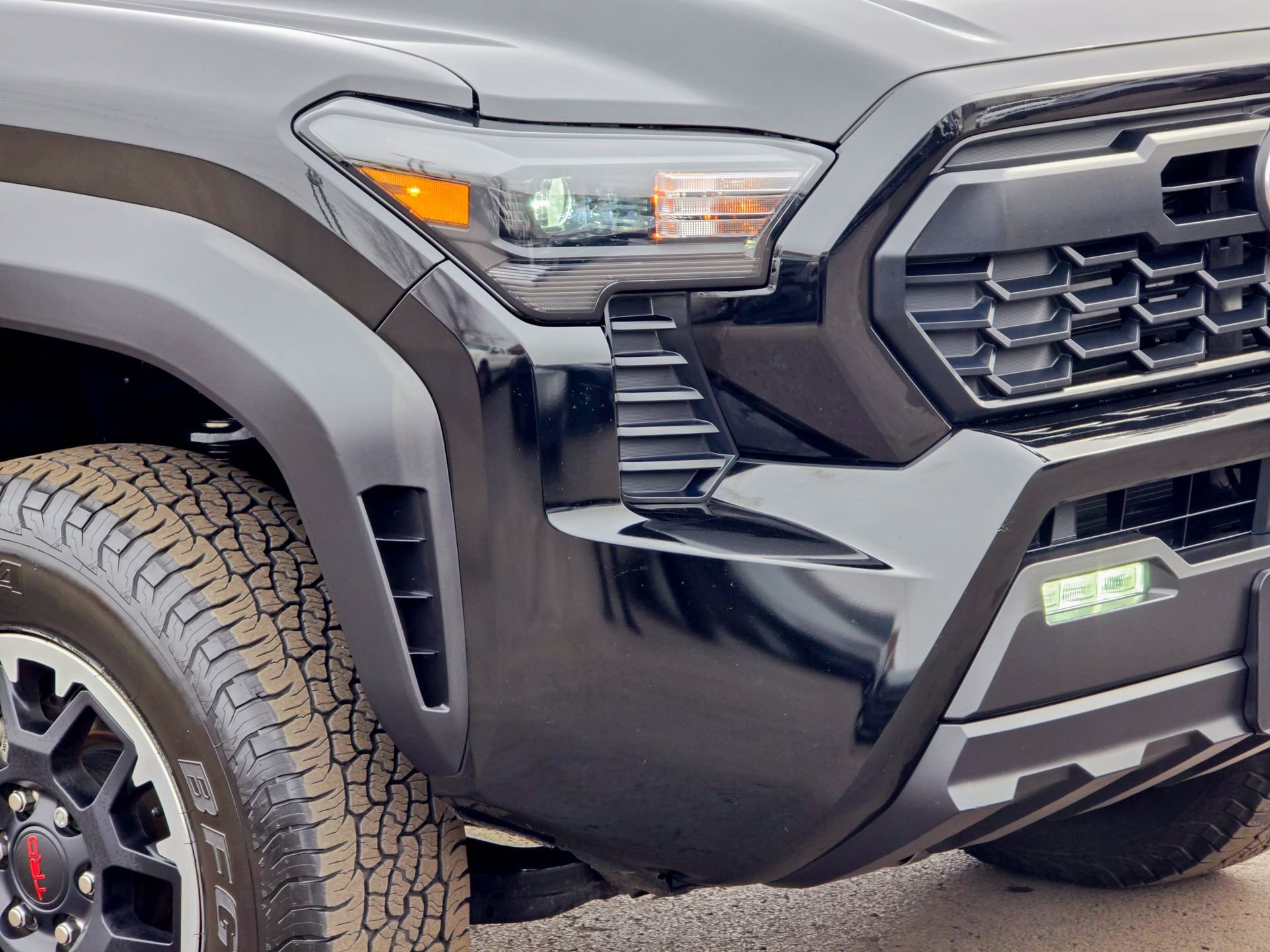 Used 2024 Toyota Tacoma TRD Off-Road image 5