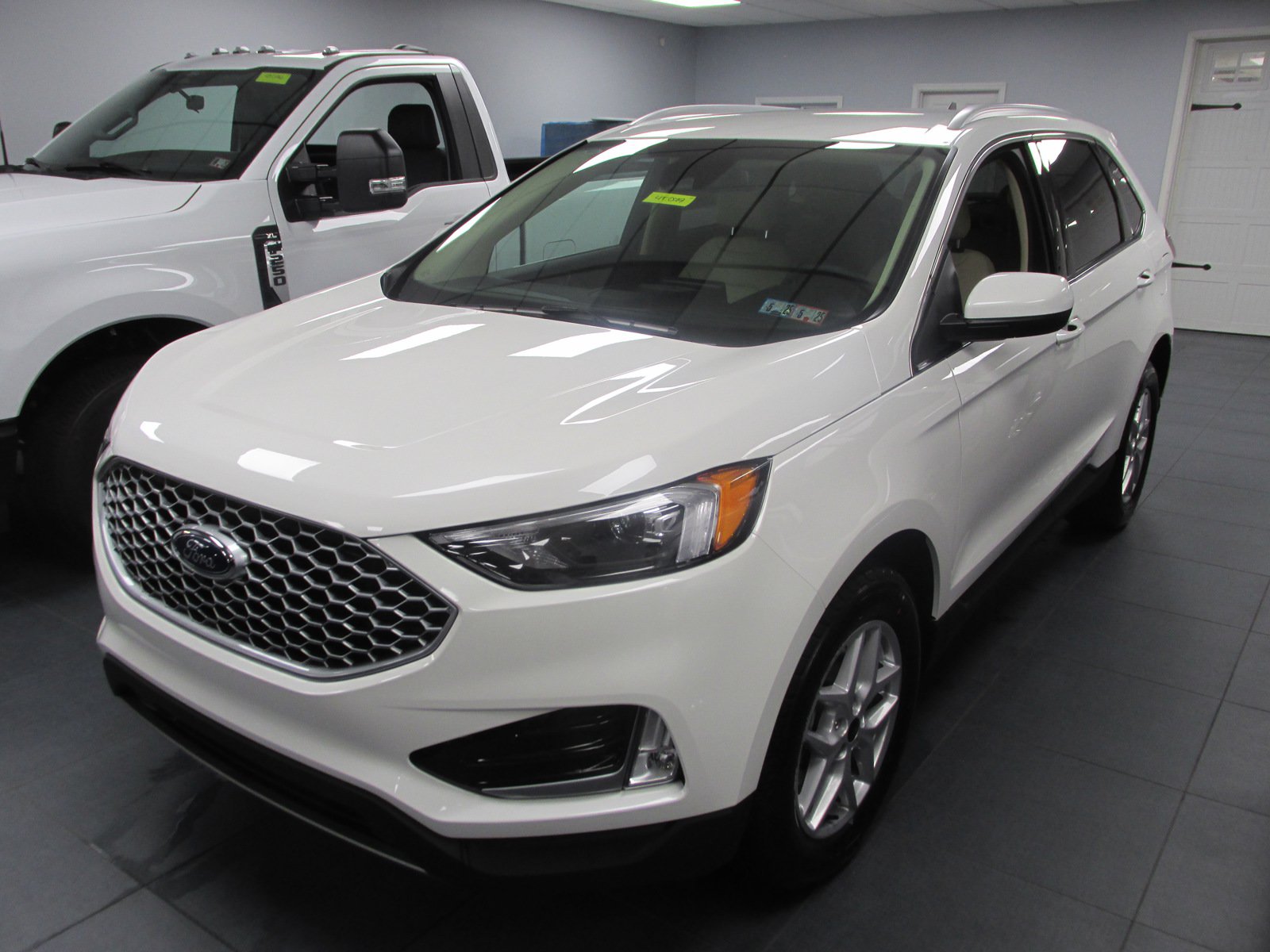 New 2024 Ford Edge SEL w/ Convenience Package