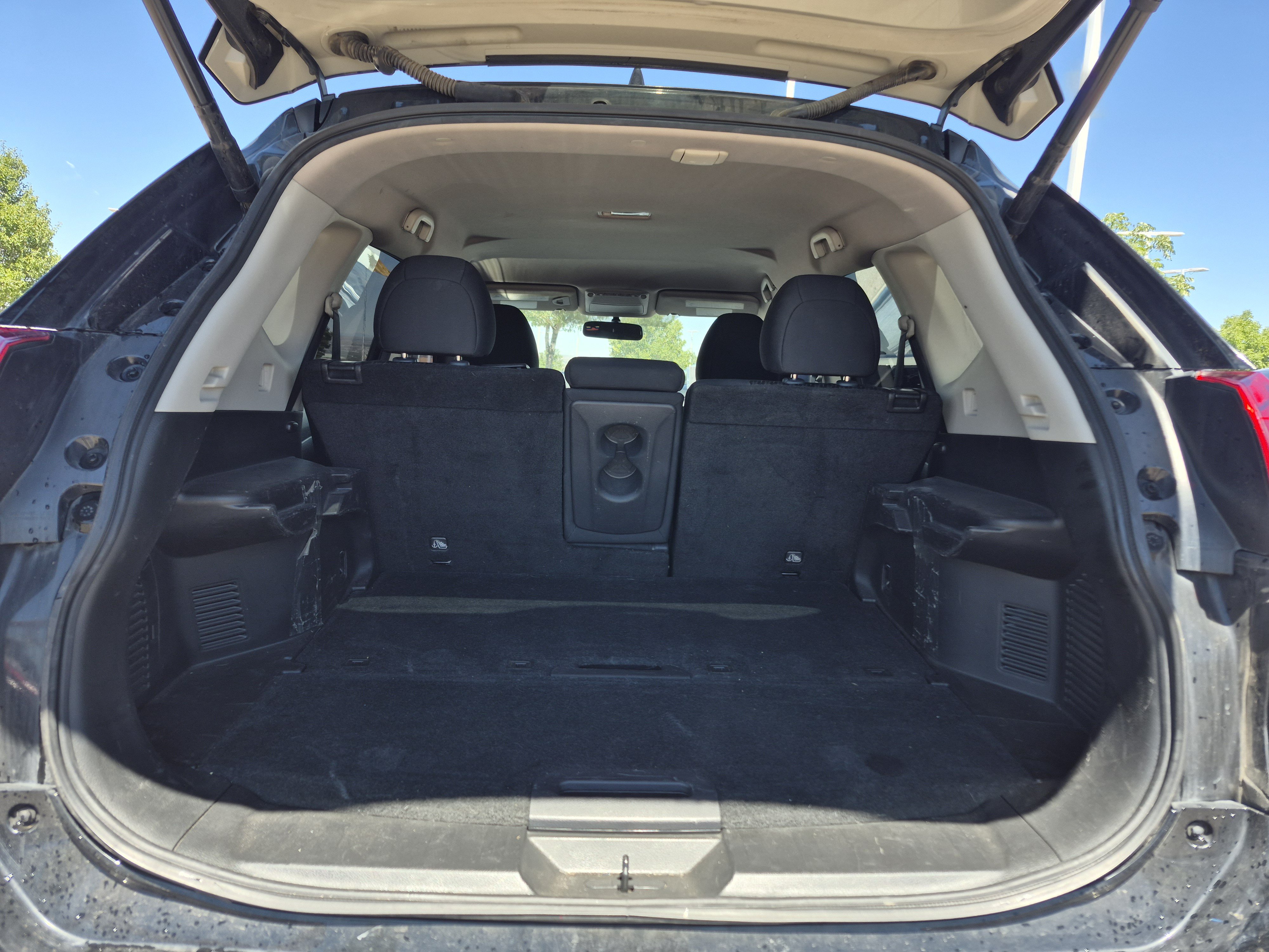 Used 2017 Nissan Rogue SV w/ SV Premium Package FWD image 19