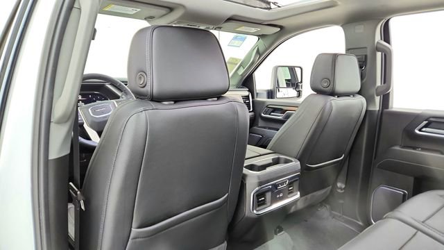 Used 2025 GMC Sierra 3500 Denali w/ Denali Reserve Package image 33