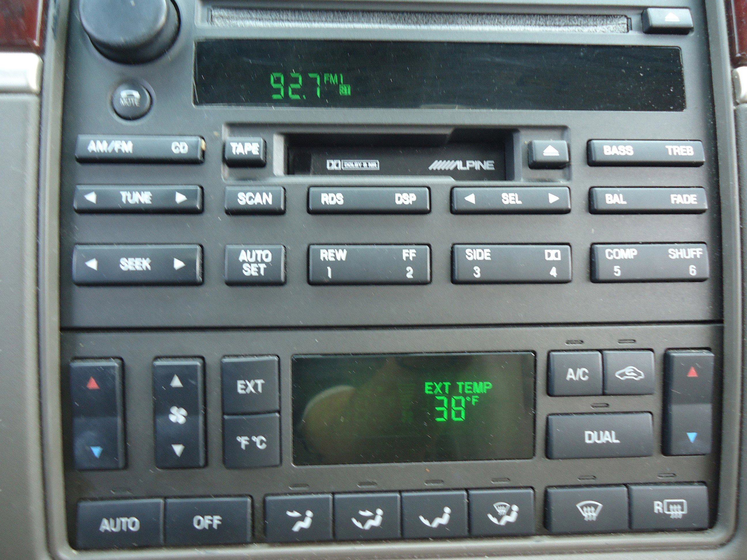 Used 2003 Lincoln Town Car Cartier image 17