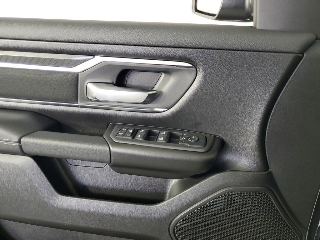 New 2026 RAM 1500 4x4 Crew Cab image 28