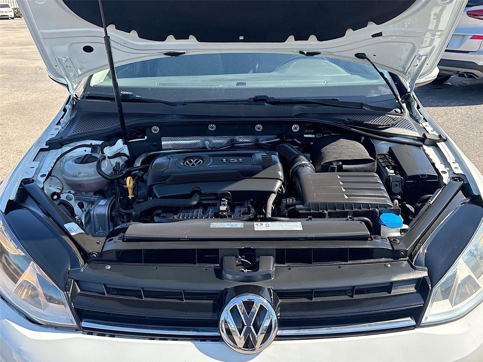 Used 2016 Volkswagen Golf S FWD image 28