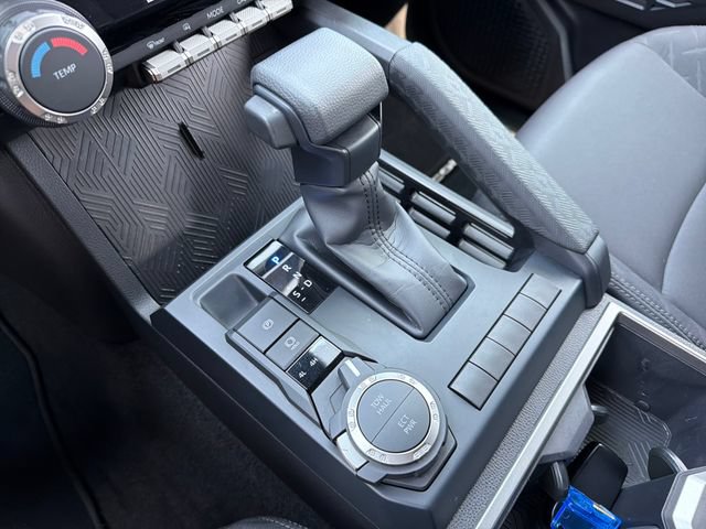 Used 2025 Toyota Tacoma SR5 AWD/4WD image 15