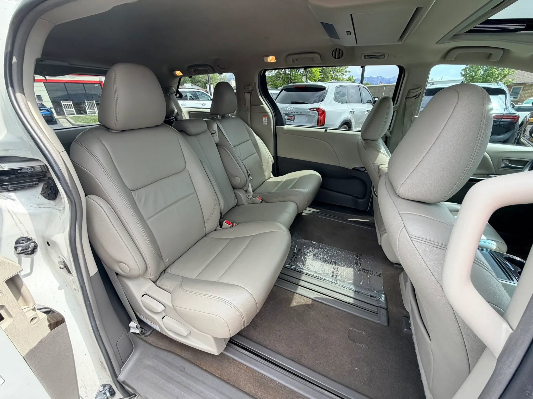 Used 2016 Toyota Sienna XLE Premium FWD image 20