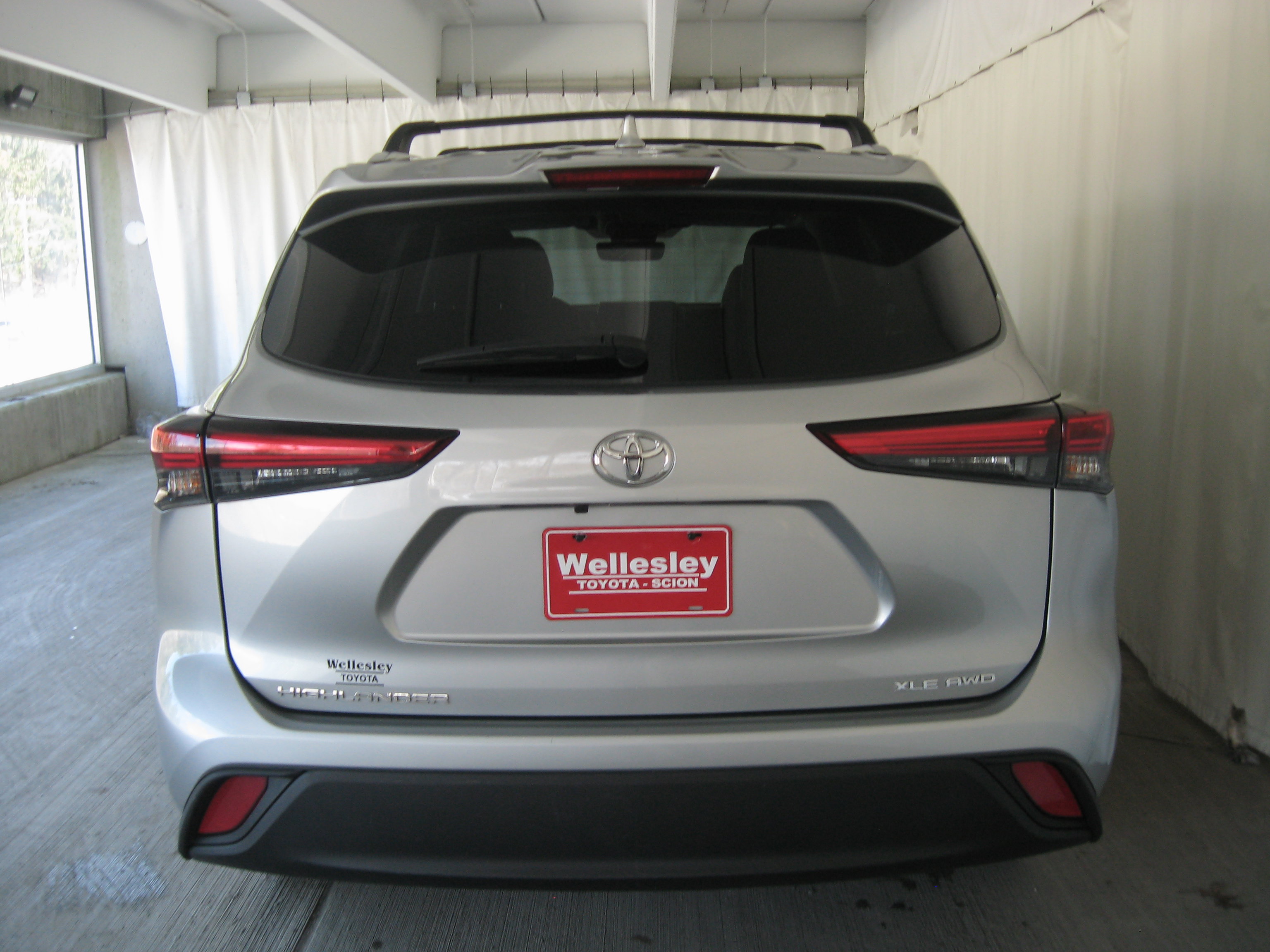 Used 2023 Toyota Highlander XLE image 27