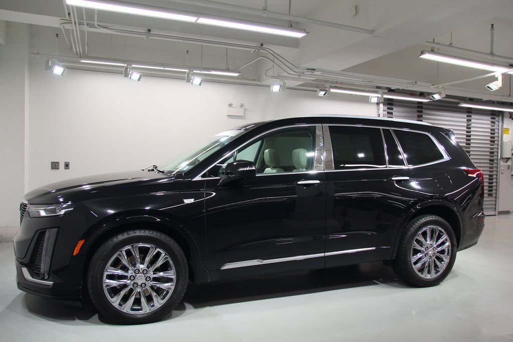 Used 2022 Cadillac XT6 Premium Luxury w/ Technology Package AWD/4WD image 3