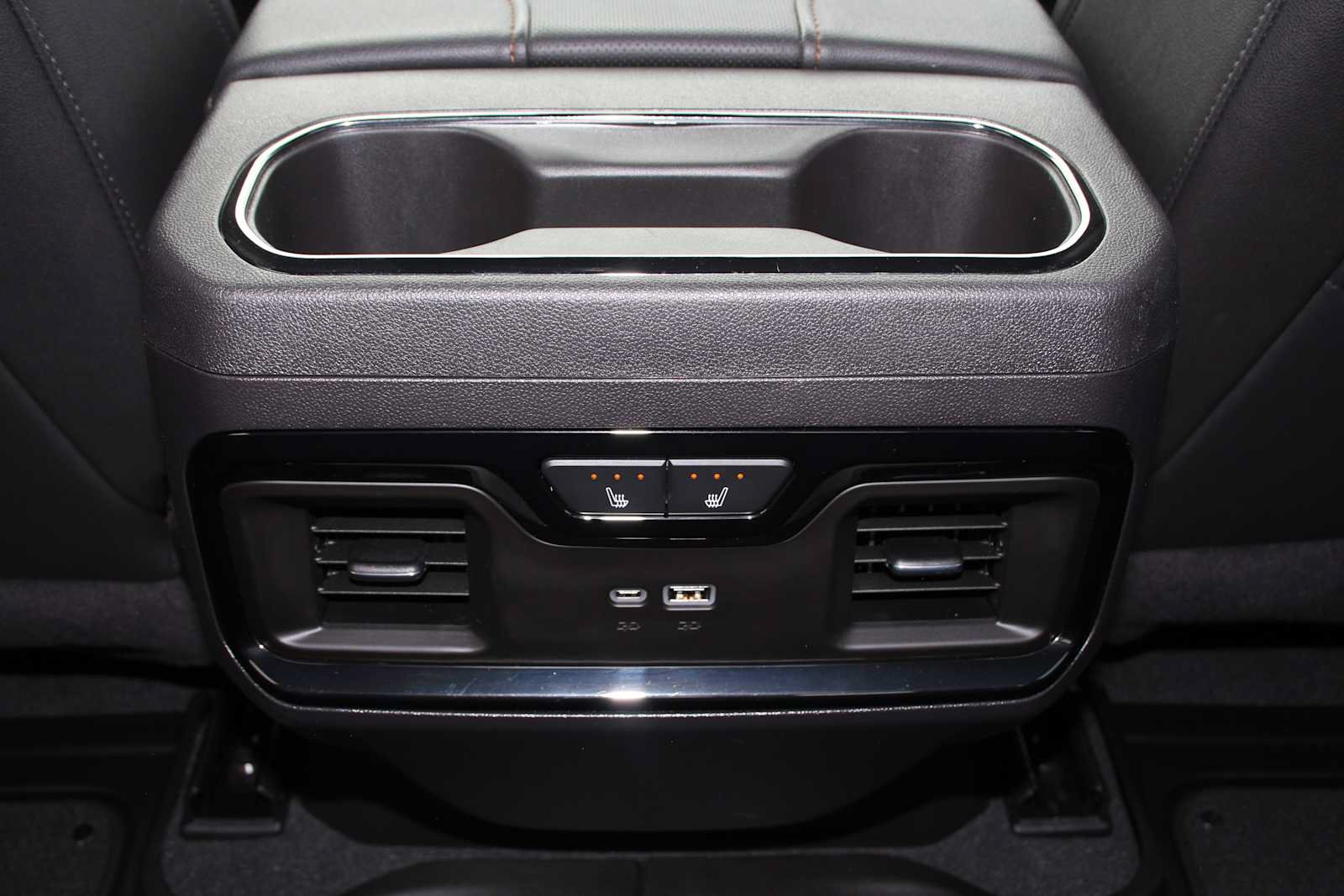 Used 2024 GMC Sierra 1500 AT4 w/ AT4 Premium Package AWD/4WD image 35