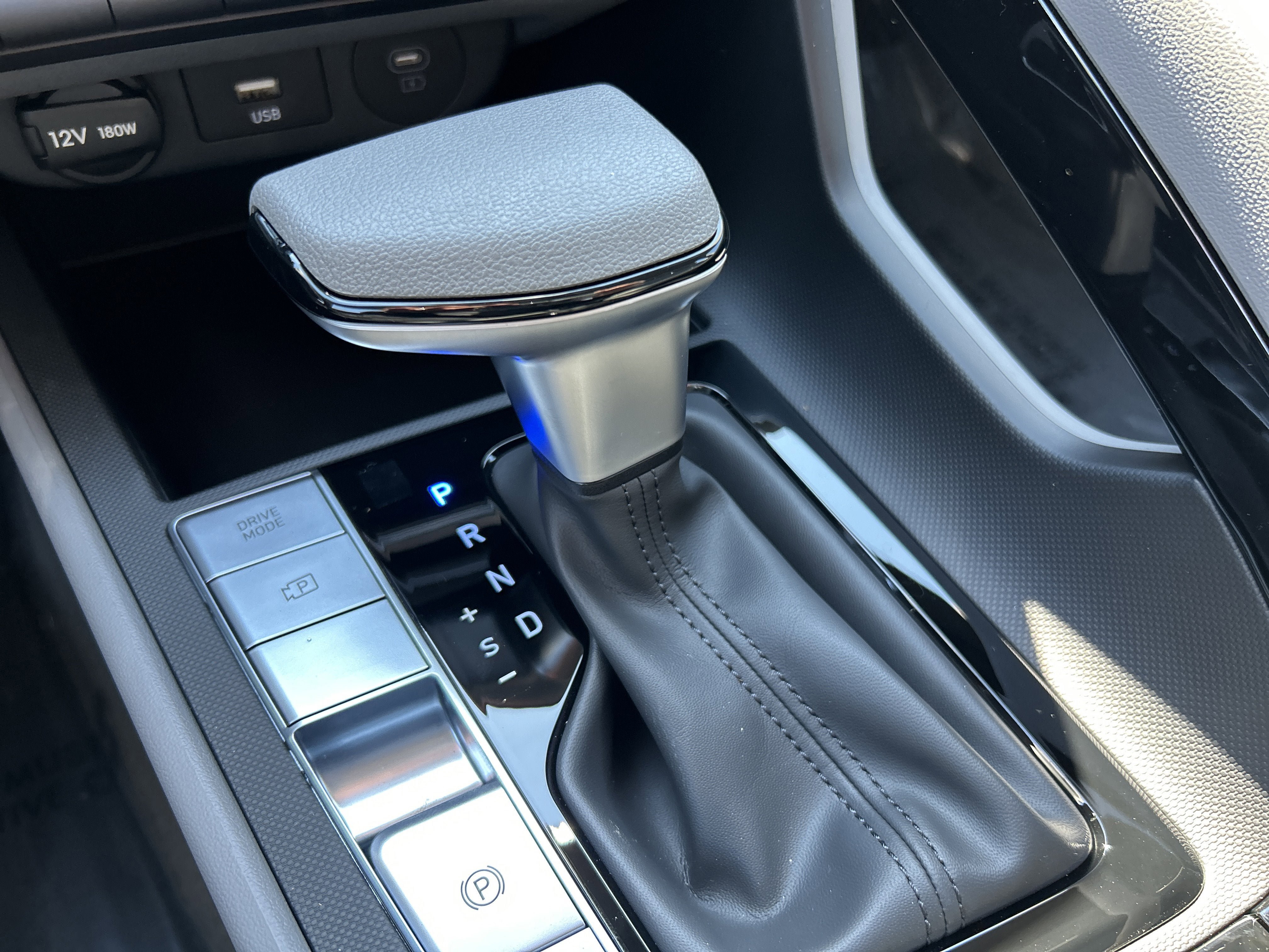 New 2026 Hyundai Elantra Hybrid FWD image 22