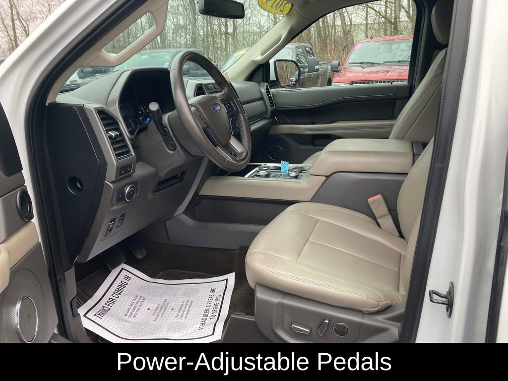 Used 2019 Ford Expedition XLT w/ Equipment Group 202A AWD/4WD image 12