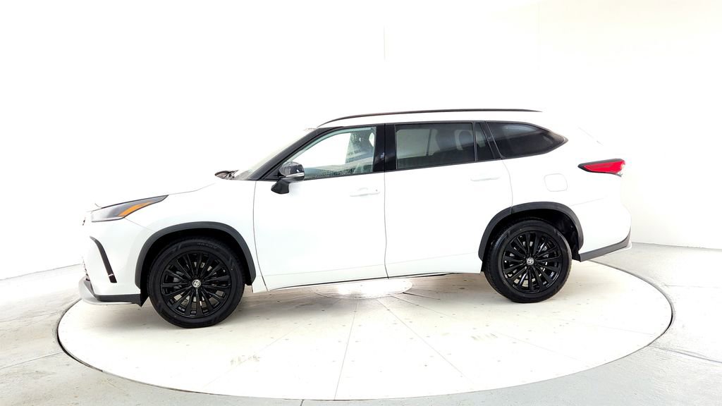 Used 2023 Toyota Highlander XSE AWD/4WD image 3