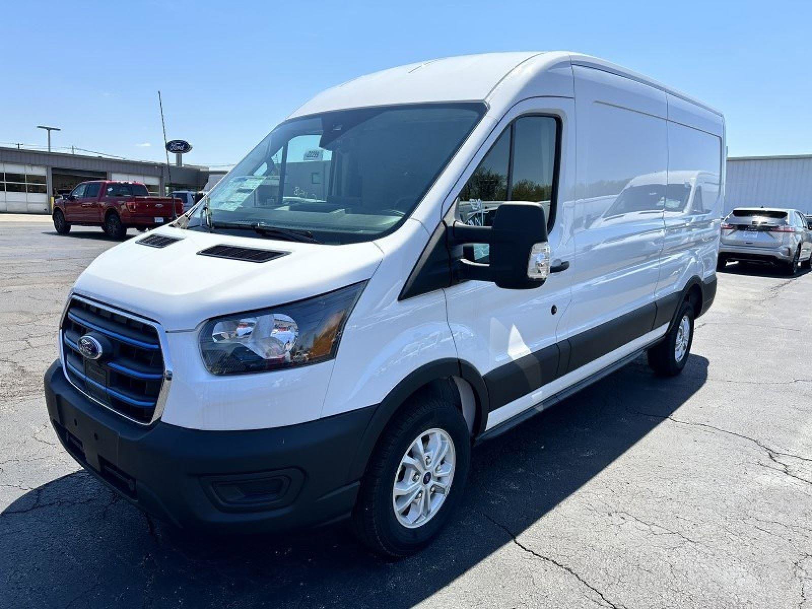 Used 2023 Ford E-Transit Medium Roof image 1