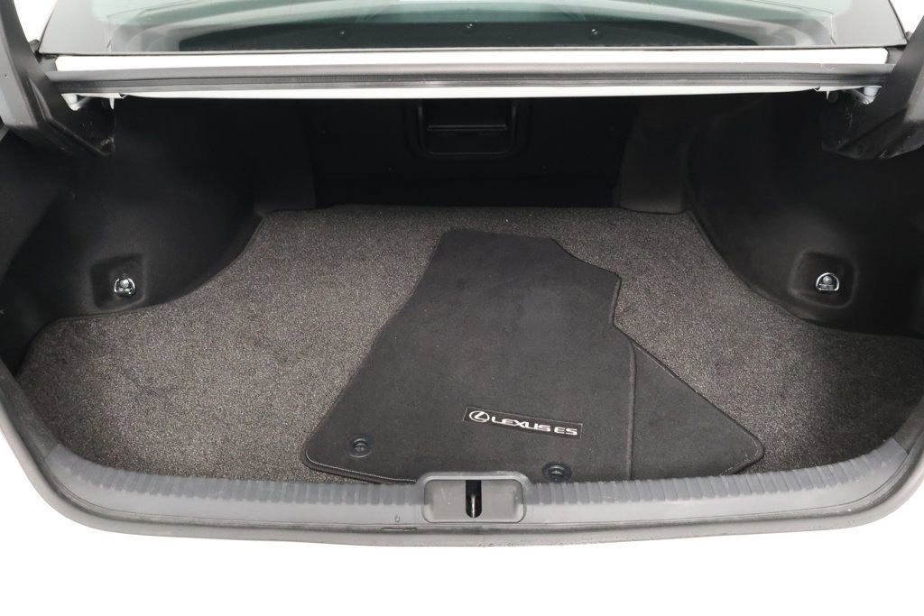 Used 2024 Lexus ES 350 w/ Premium Package image 18