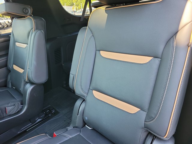 Used 2021 GMC Yukon XL AT4 w/ AT4 Premium Plus Package AWD/4WD image 15