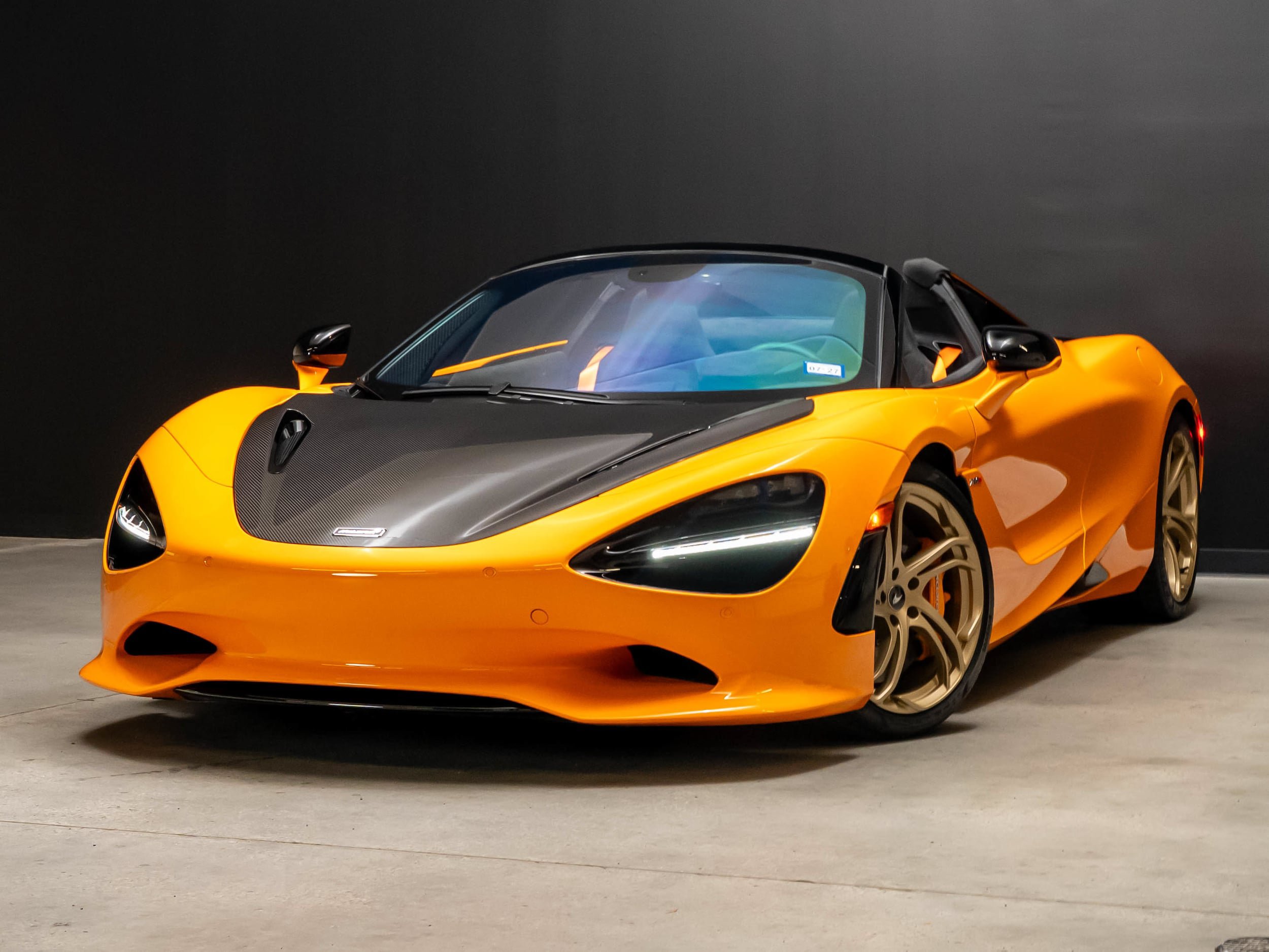 Used 2025 McLaren 750S Spider RWD image 1