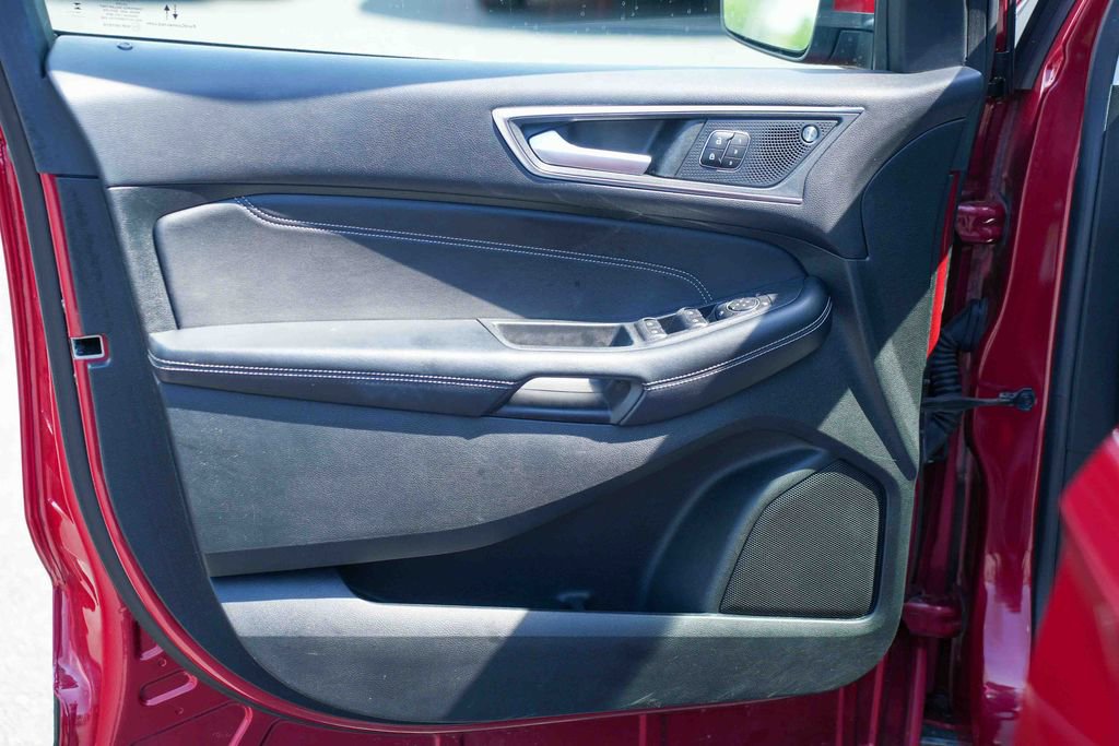 Used 2022 Ford Edge Titanium AWD/4WD image 17