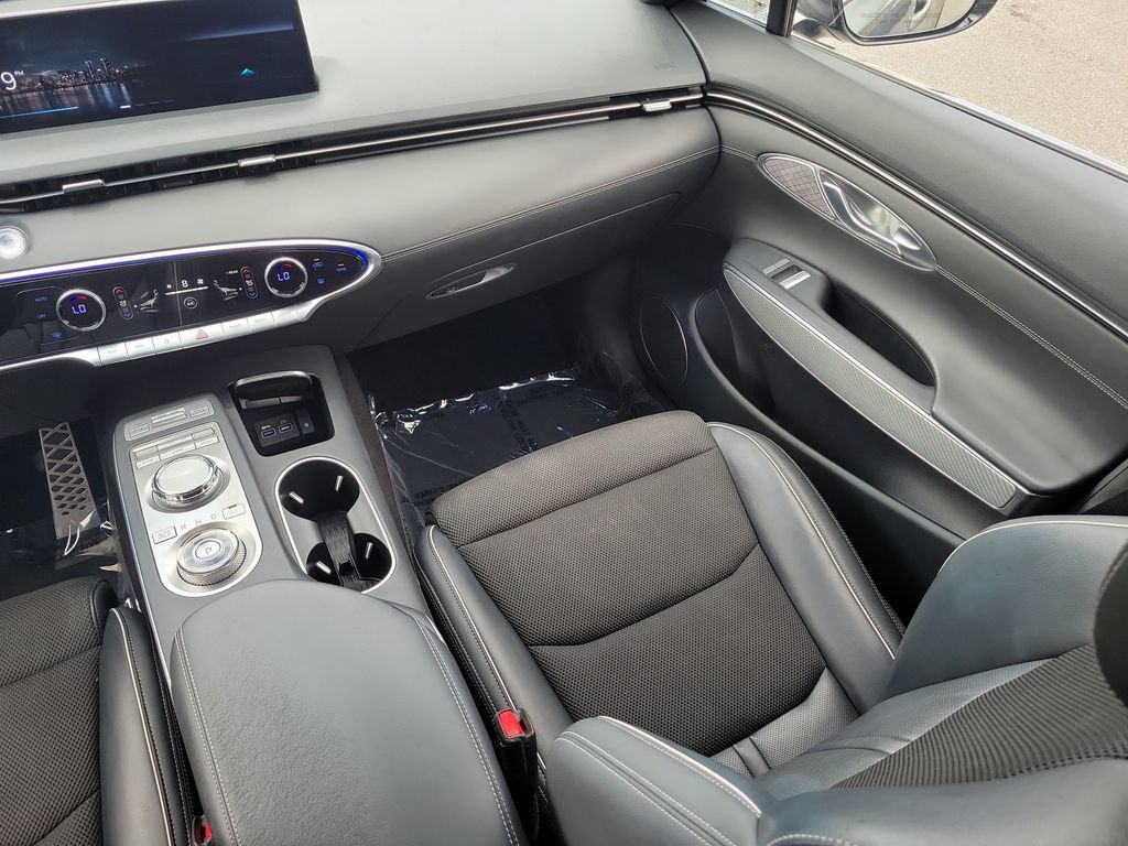 Used 2022 Genesis GV70 3.5T Sport w/ Cargo Package AWD/4WD image 11