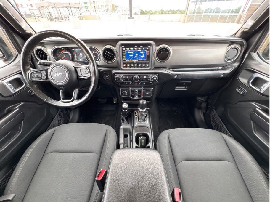 Used 2021 Jeep Gladiator Sport image 15