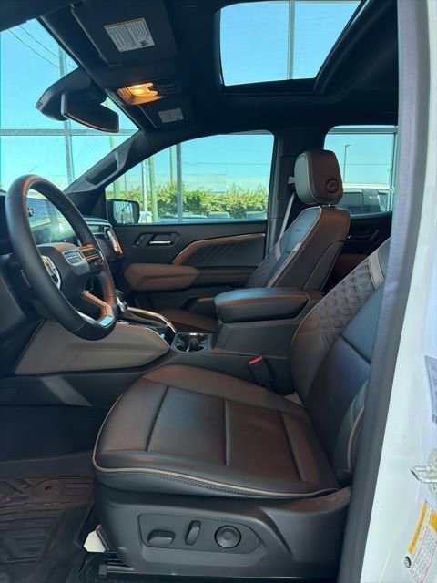 Used 2023 GMC Canyon Denali AWD/4WD image 3