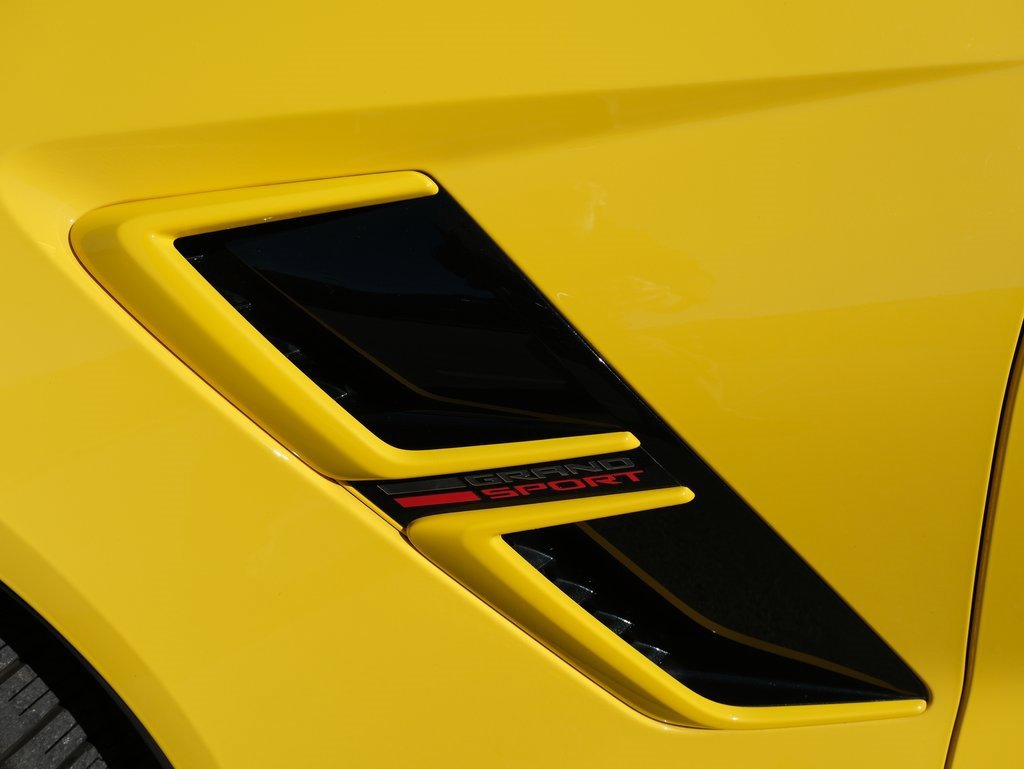 Used 2019 Chevrolet Corvette Grand Sport w/ Carbon Flash Badge Package image 15