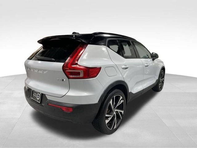 Used 2022 Volvo XC40 T5 R-Design w/ Climate Package image 7