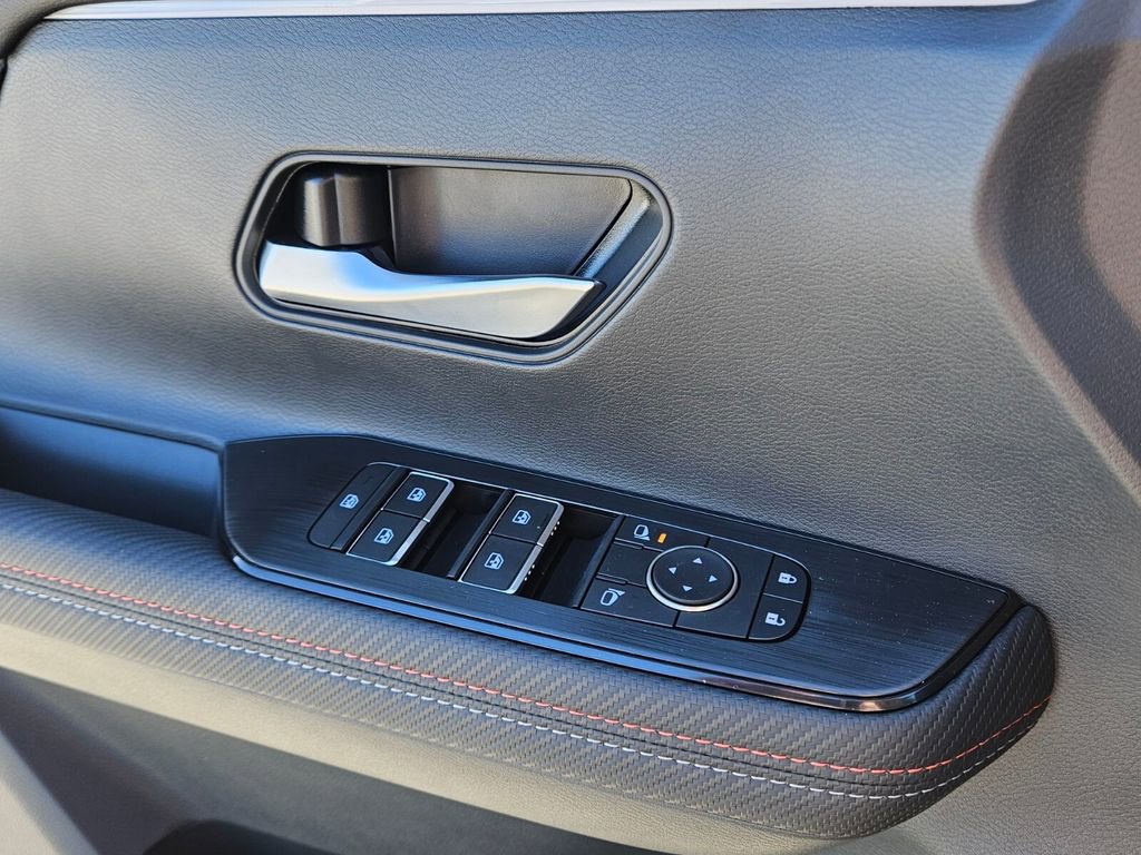 New 2026 Nissan Kicks SR image 29