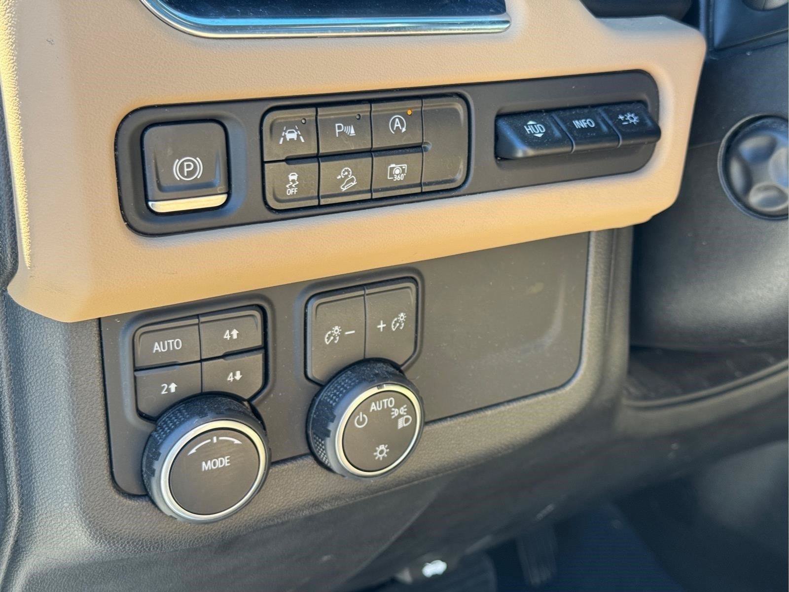 Used 2023 Chevrolet Tahoe Premier AWD/4WD image 20