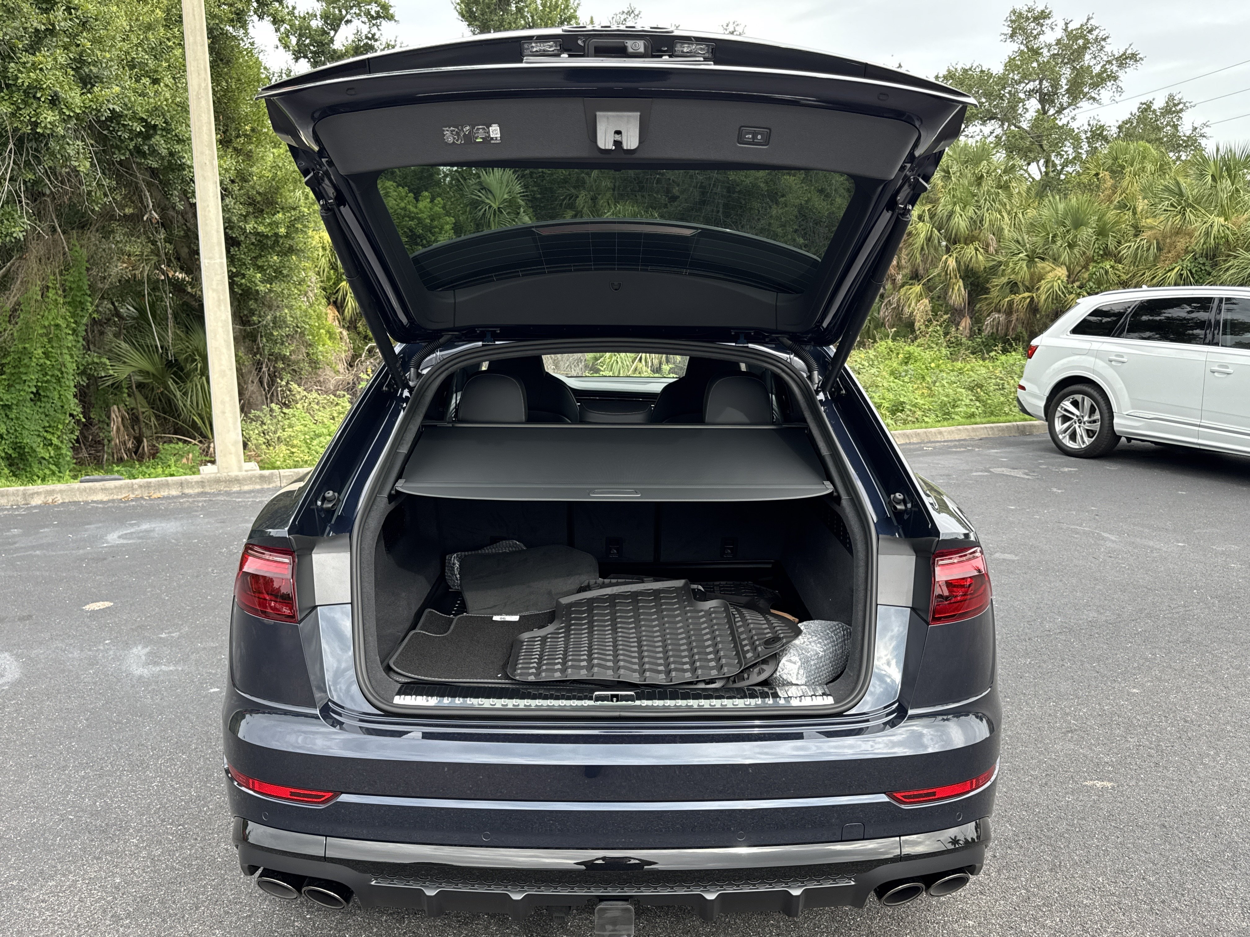 New 2026 Audi SQ8 Prestige AWD/4WD image 9