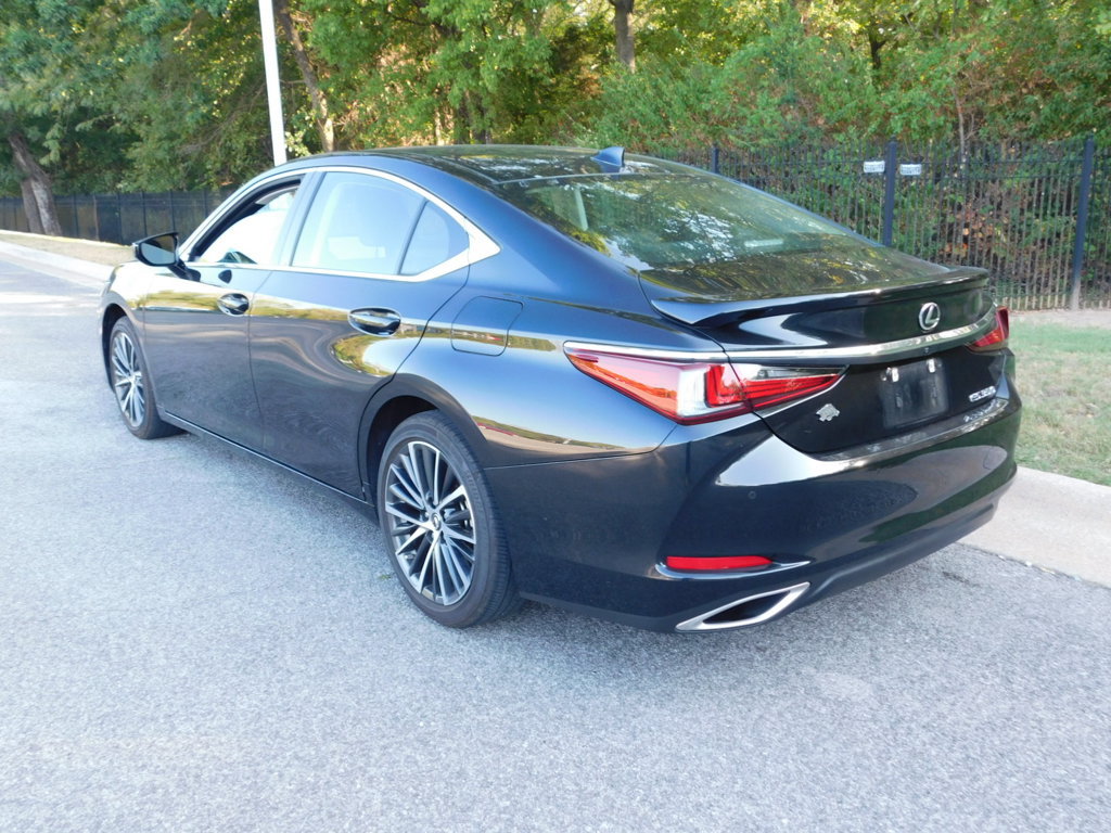 Used 2024 Lexus ES 350 w/ Premium Package FWD image 3