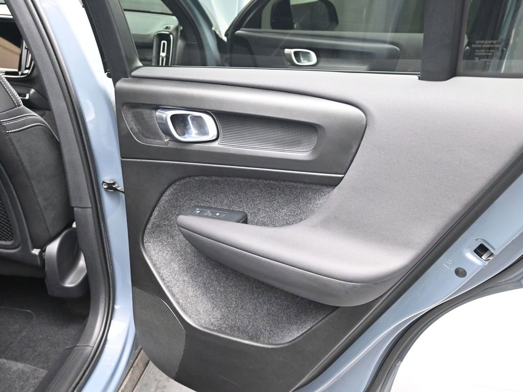 Used 2023 Volvo C40 P8 Recharge Plus image 17