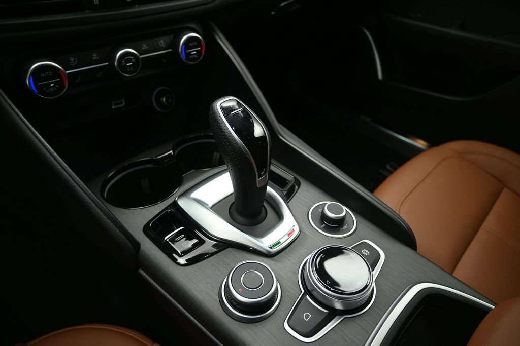 Used 2022 Alfa Romeo Giulia Ti RWD image 14
