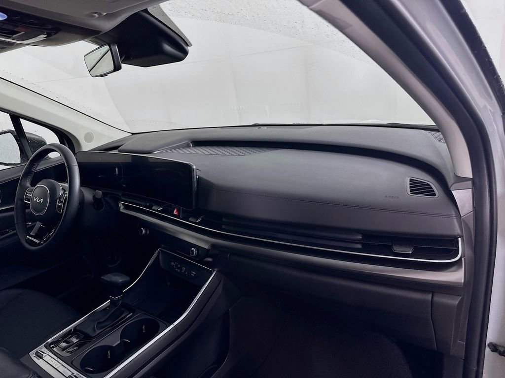 Used 2026 Kia Carnival SX w/ SX Dark Edition Package image 38