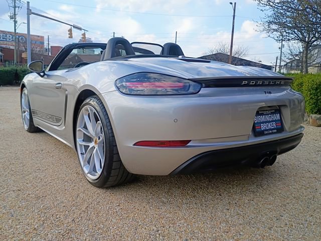 Used 2024 Porsche 718 Boxster RWD image 9