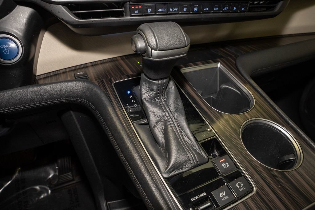 Used 2022 Toyota Sienna Platinum image 19