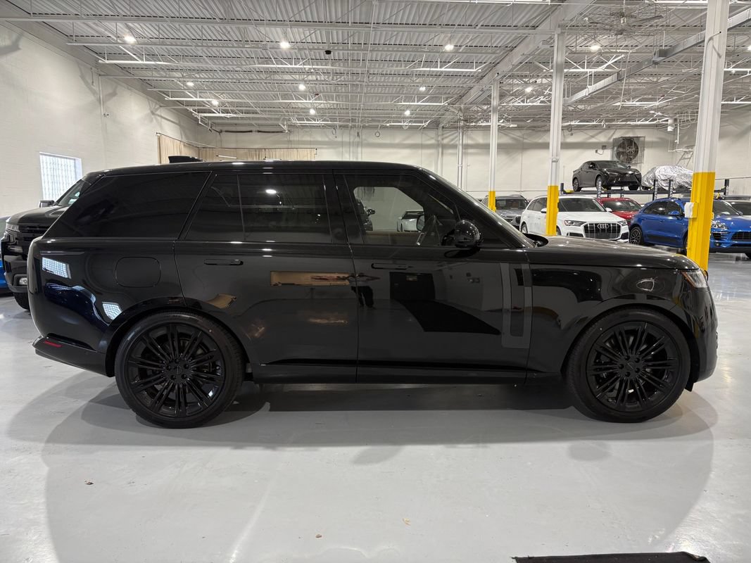 Used 2026 Land Rover Range Rover SE AWD/4WD image 8