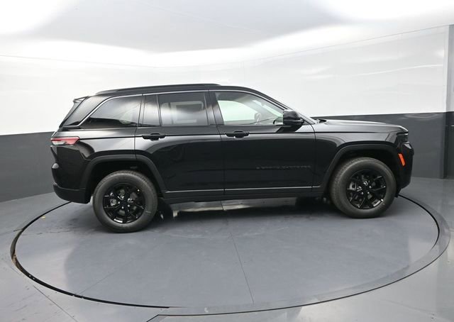 New 2026 Jeep Grand Cherokee Altitude AWD/4WD image 11