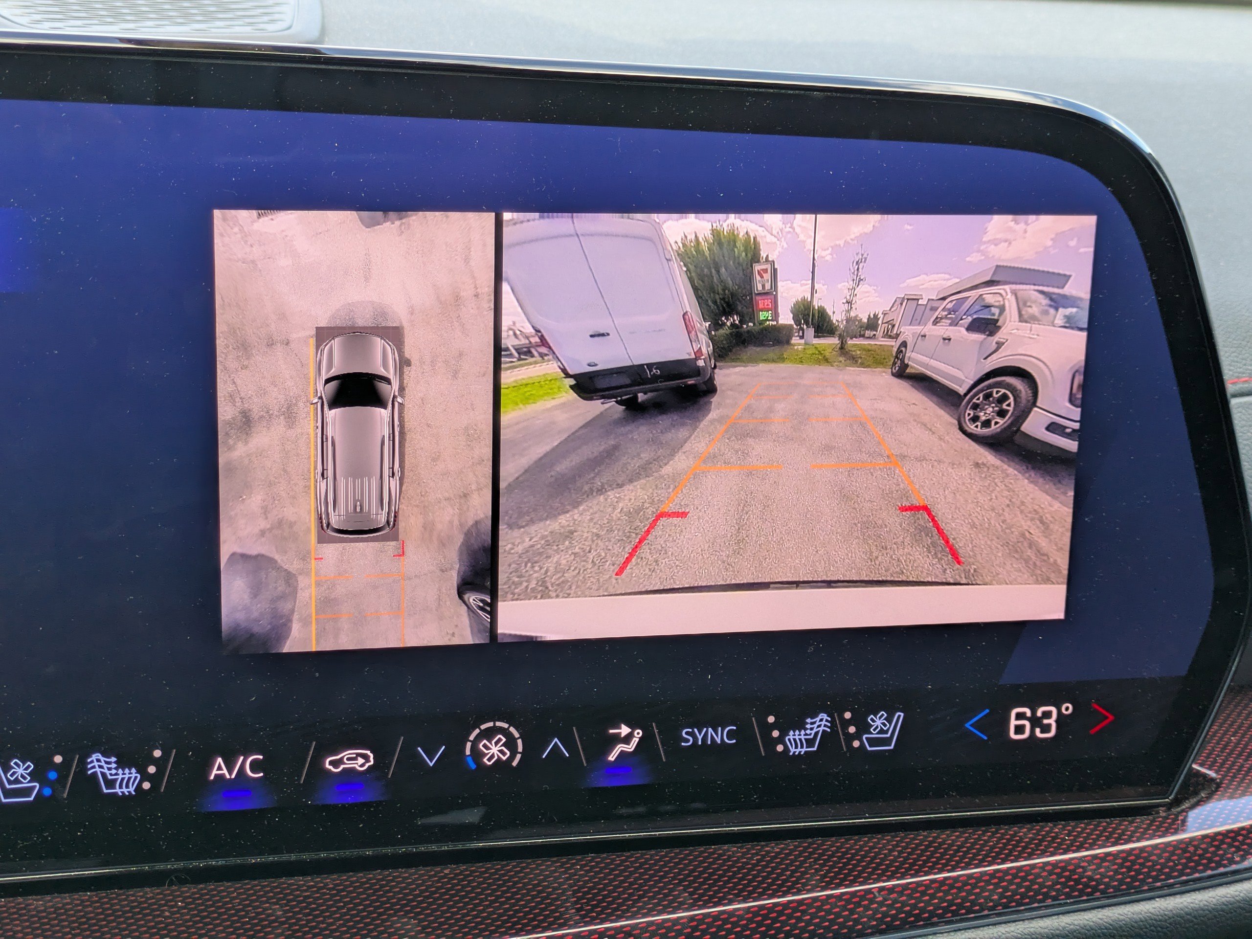 Used 2024 Chevrolet Traverse RS image 27