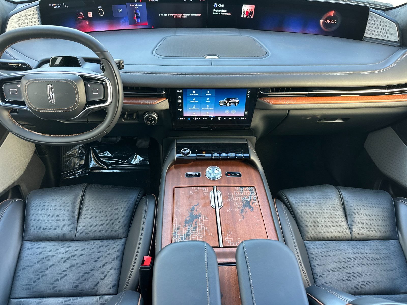 New 2027 Lincoln Navigator L Black Label AWD/4WD image 12