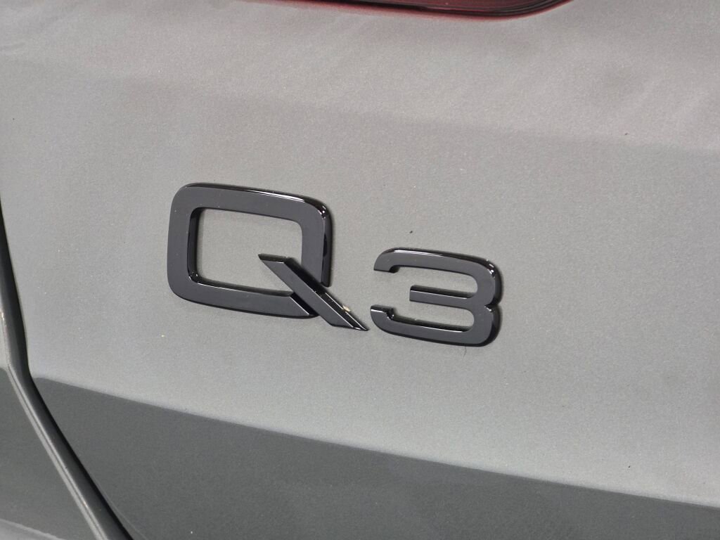 New 2025 Audi Q3 2.0T Premium image 21