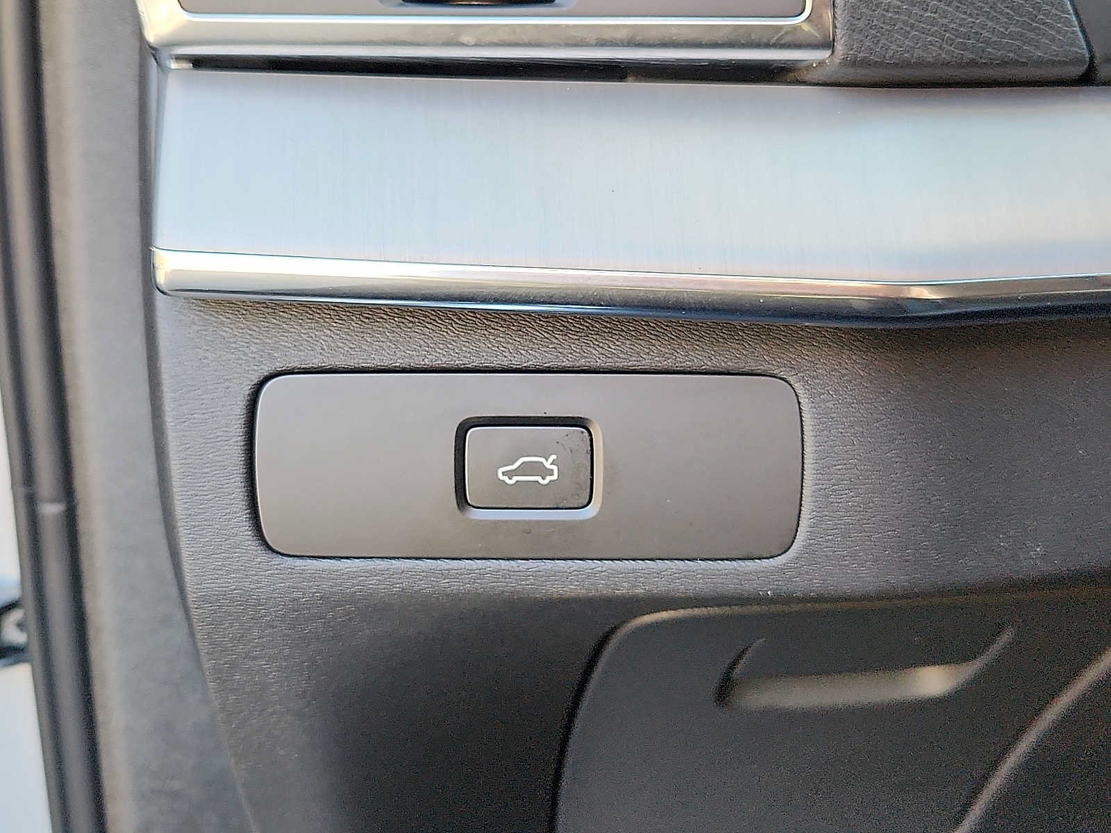 Certified 2023 Volvo XC90 B5 Core w/ Protection Package Premier AWD/4WD image 21