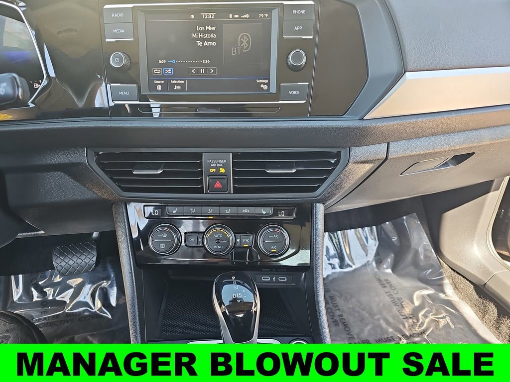 Used 2024 Volkswagen Jetta SE image 19