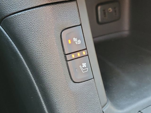 Used 2017 GMC Acadia Denali image 24