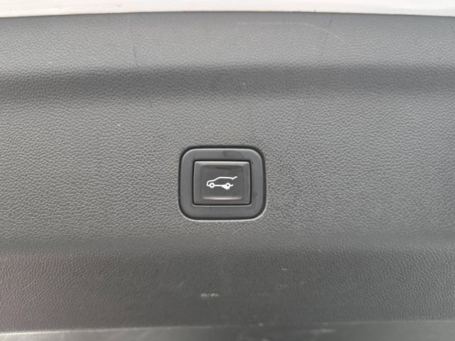 Used 2021 Chevrolet Suburban Premier w/ Premium Package image 44