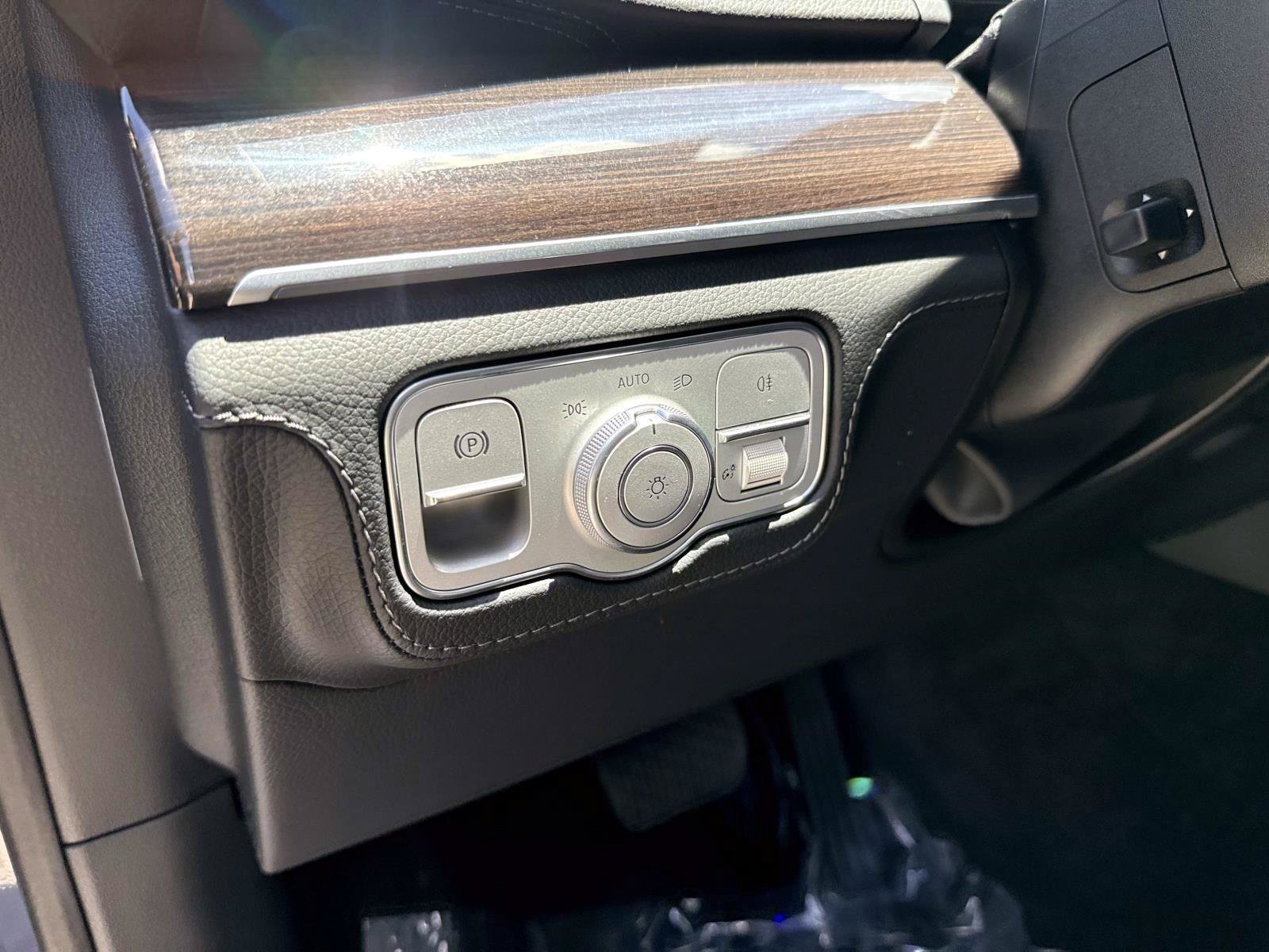Certified 2025 Mercedes-Benz GLE 350 4MATIC image 21